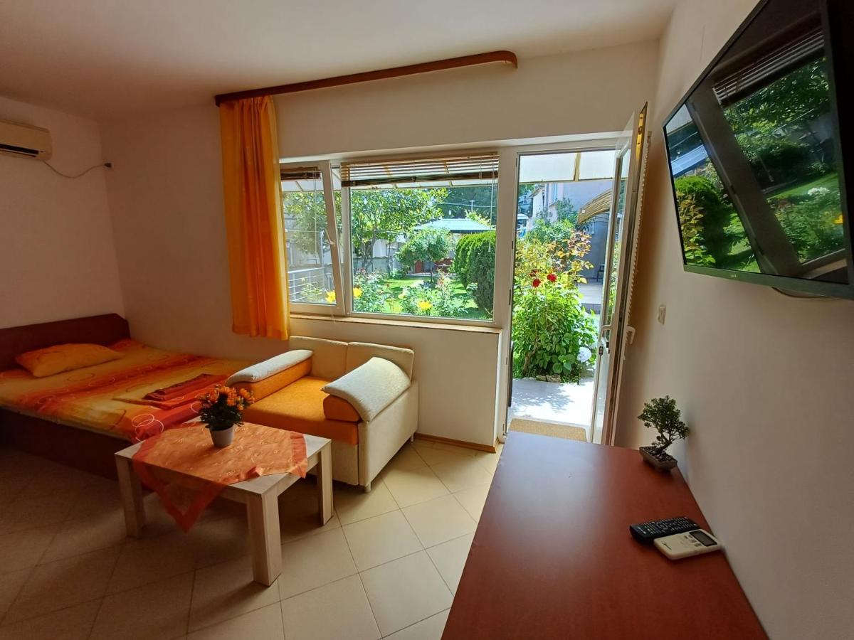 Hotel Dom Zaharievi Byala  Esterno foto