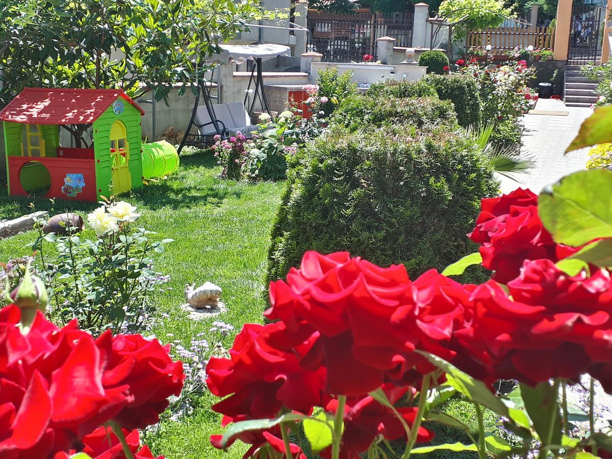 Hotel Dom Zaharievi Byala  Esterno foto